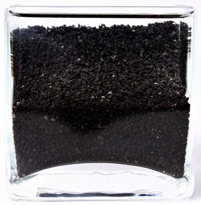 Czarny żwirek, piasek kwarcowy do akwarium 2-3mm 1kg