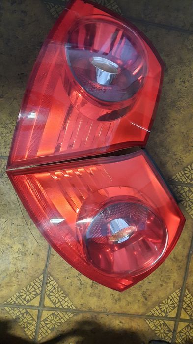Lampy lampa Prawa i Lewa Volkswagen Golf 5 V