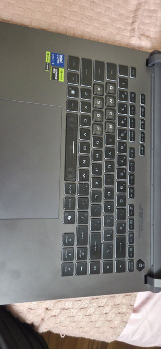 Laptop asus rog strix  rtx 5080