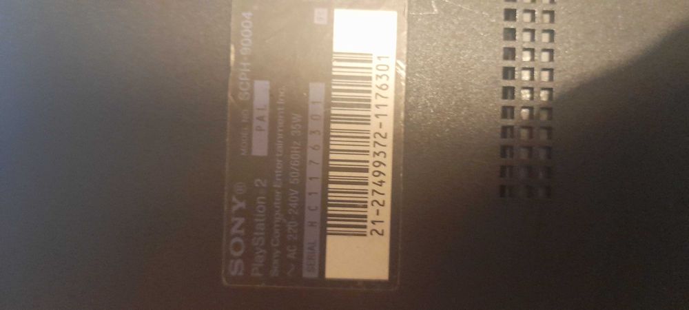Vendo PS2 (com dois comandos genéricos)