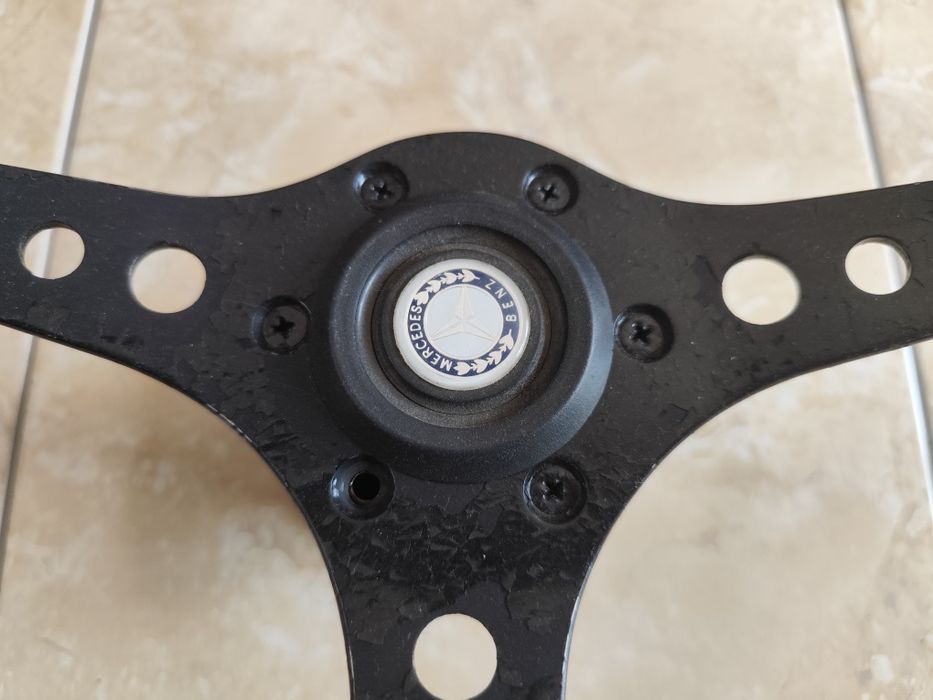 Volante desportivo c/símbolo Mercedes