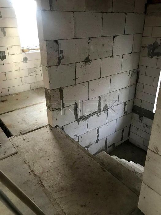 Продаж будинку, Круглик, Лісники