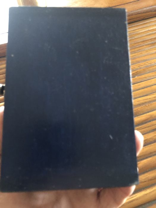 Bau em madeira com pintura en tecido