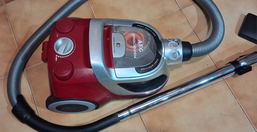 Aspirador AEG em bom estado