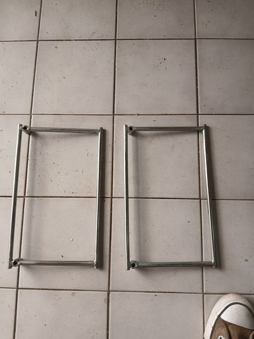 Suportes laterais para malas chopper