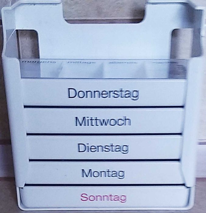 Градусник медицинский с Таблетницей на неделю/ каждый день