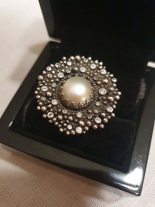 Srebrny pierścionek z perłą unikat