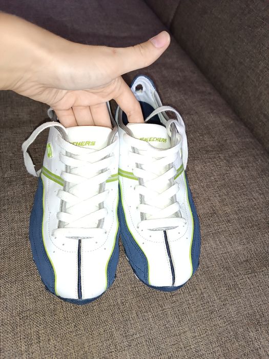 Кросівки шкіряні