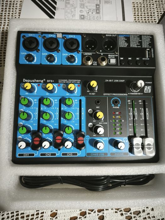 Mesa de mistura - 6 canais - Nova *****