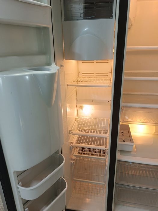 Холодильник Amana Side by side