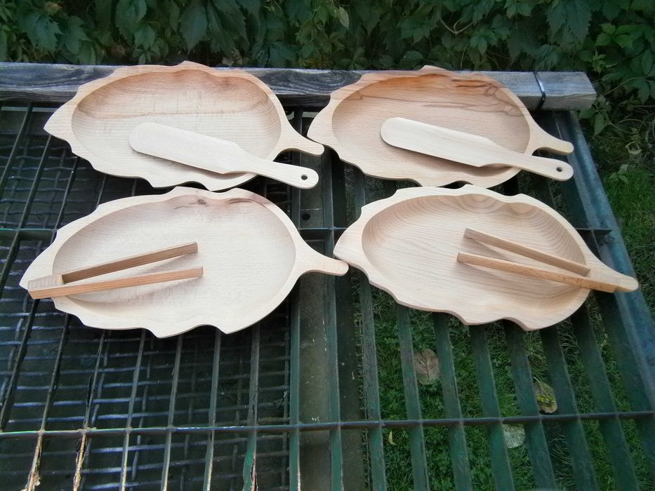 ZESTAW 2 drewniane korytka, 2 deski łopatka,szczypce.