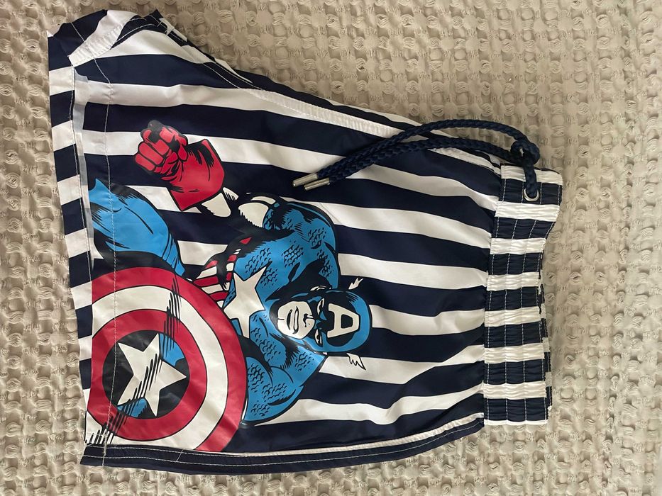 calções de praia + t´shirt