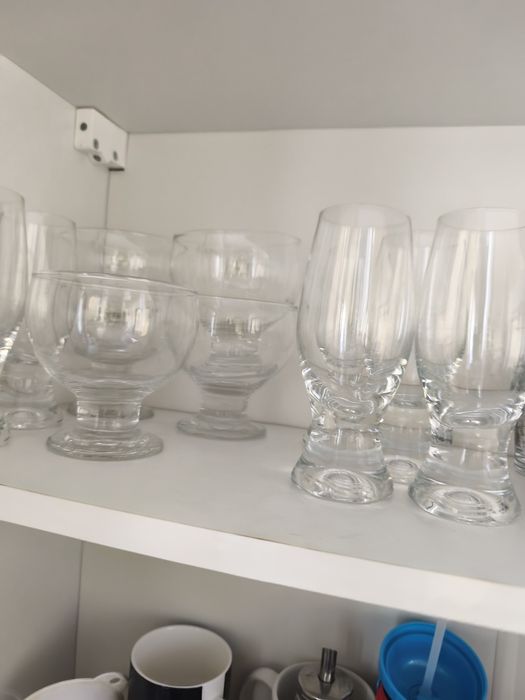 Sprzedam żelazko  i szklanki