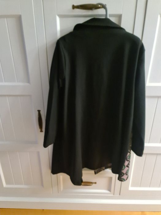 Płaszczyk delikatnie asymetryczny