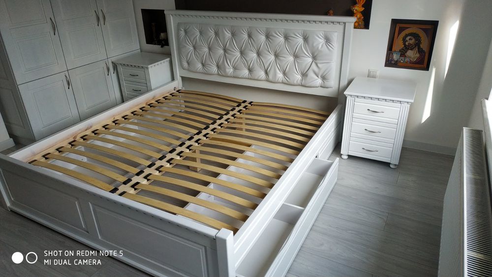 Ліжко. Кровать тумбочки та комоди