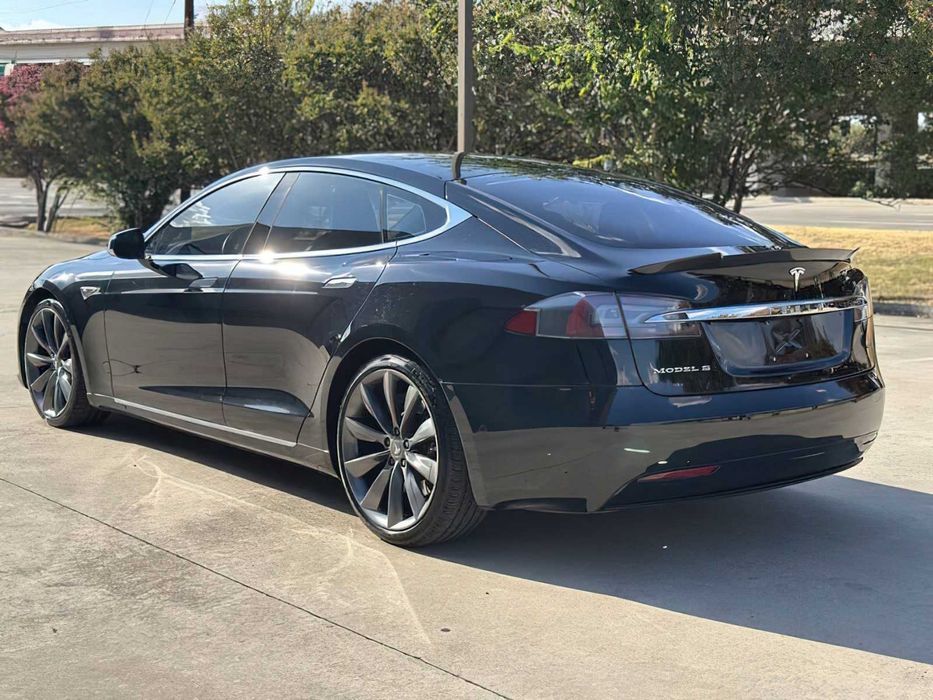 Tesla Model S P100D      2016