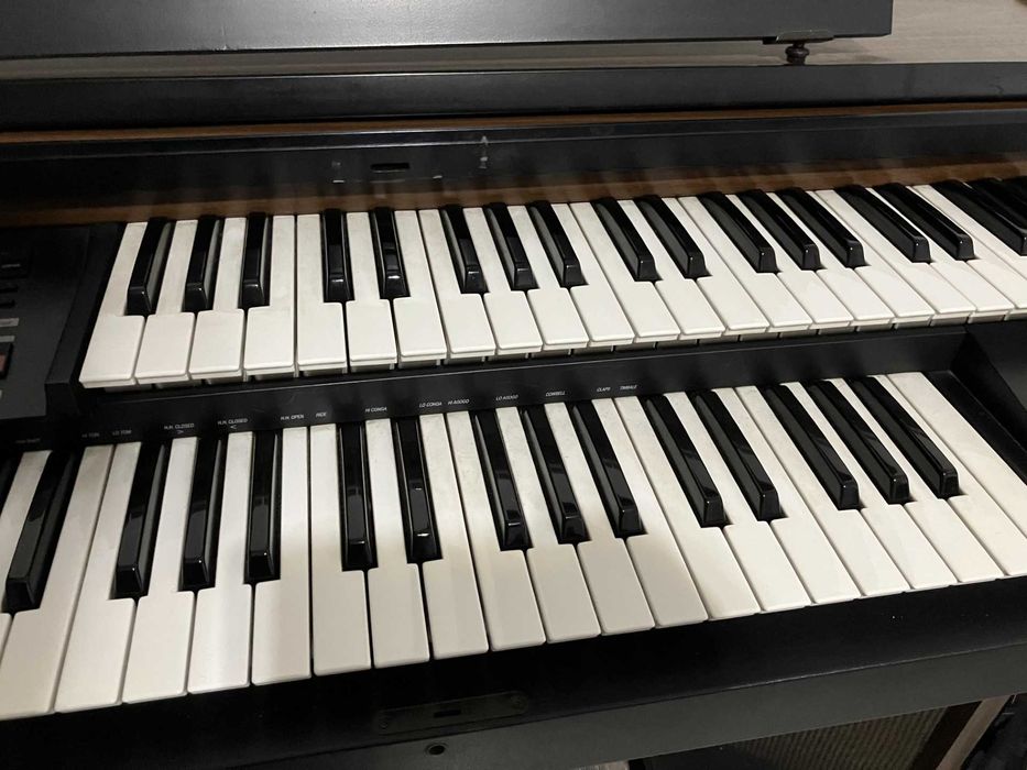 Orgão Elka, de sala, 2 teclados