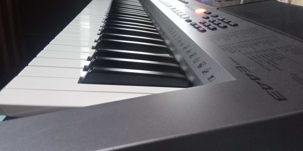 Синтезатор Yamaha PSR-E443 + відео перевірки роботи