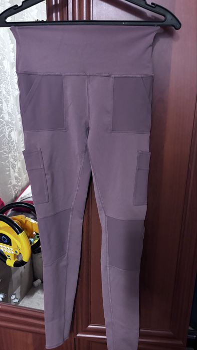 Alo Yoga High-Waist Cargo Legging