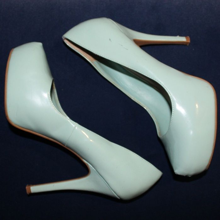 Miętowe szpilki NEW LOOK r.39