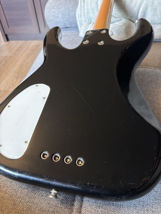 Gitara basowa Fleabass model 32 flea 34 cale