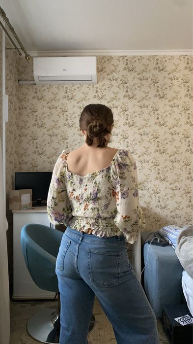 Кофта з рюшами