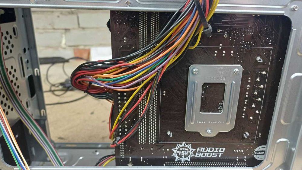 Системний блок Intel Core i3-7100 / 8GB DDR4 / SSD 120GB