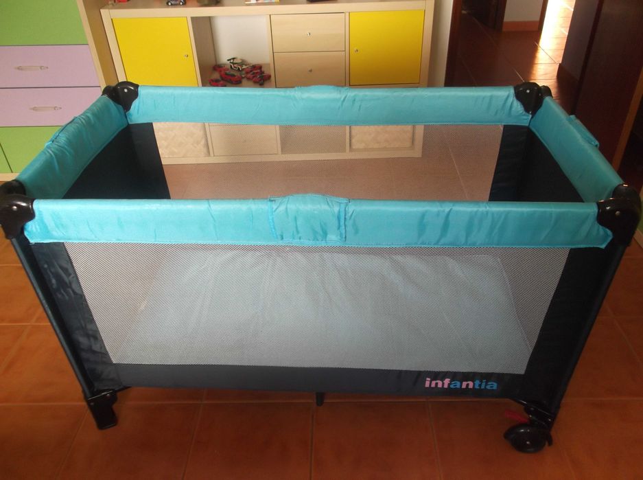 Cama Azul de Bebé