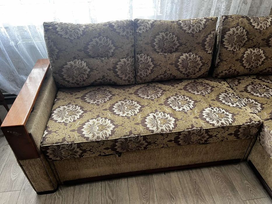 Кутовий диван,куток