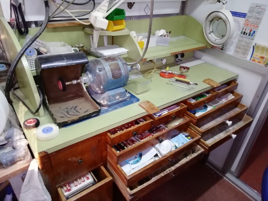Motor de SUSPENSÃO, Marca FARO, para PRÓTESE DENTÁRIA. Gesso e brocas.