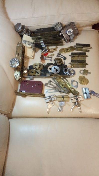 Ferragens + Fechaduras