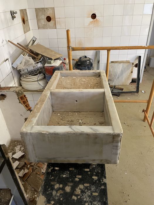 Lavaloicas marmore antigo