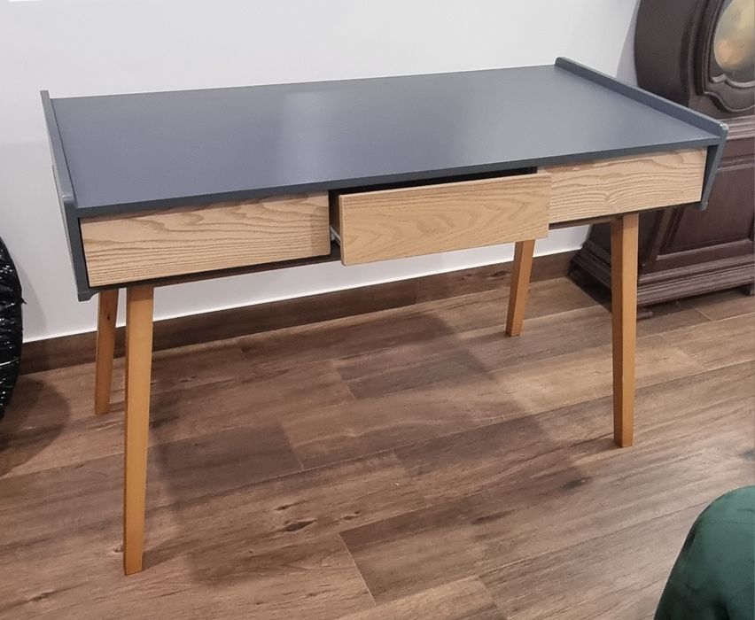 Conjunto secretaria e 2 cadeiras