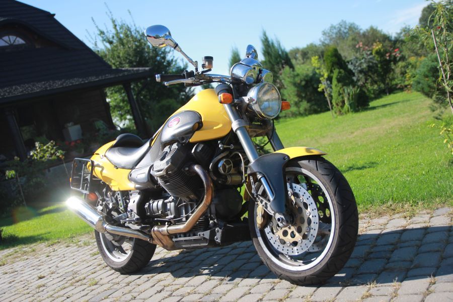 Moto Guzzi V10 Centauro