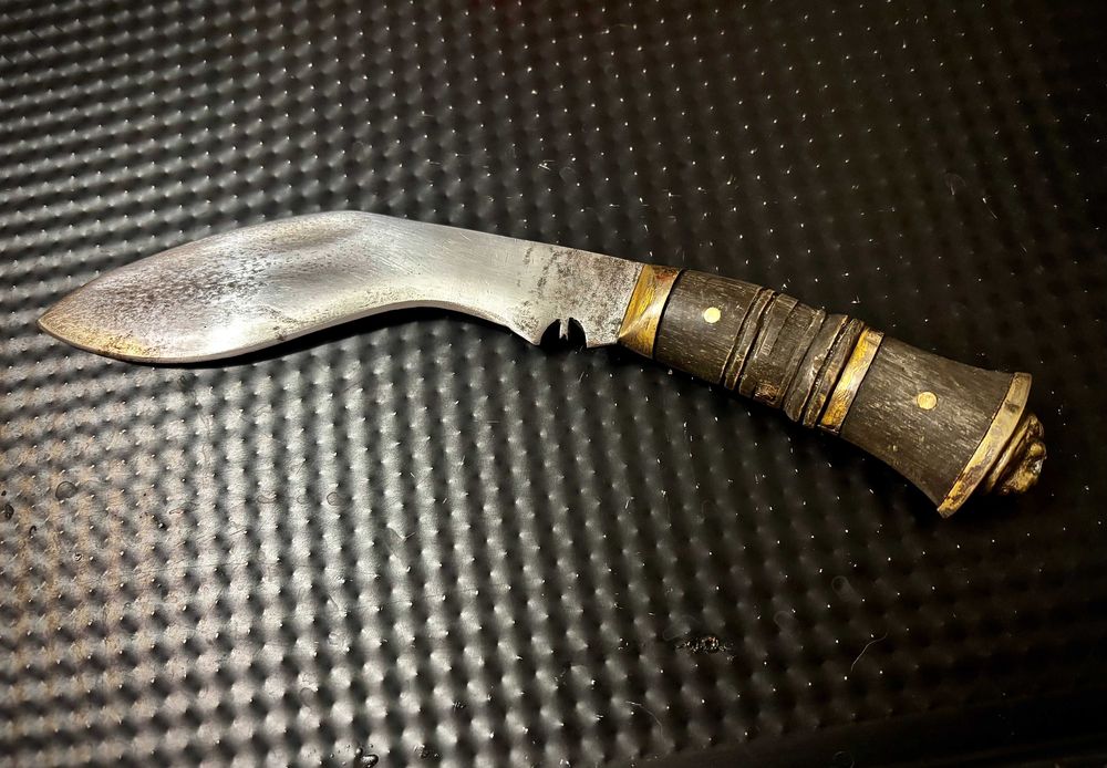 Kukri, "lwia głowa" oryginalny nóż indyjski z I poł XX w., dł. 23 cm