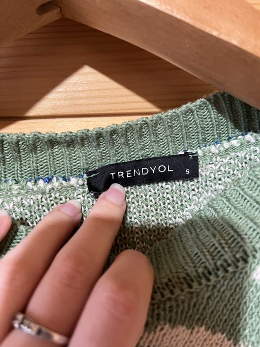 Жіночий теплий світер