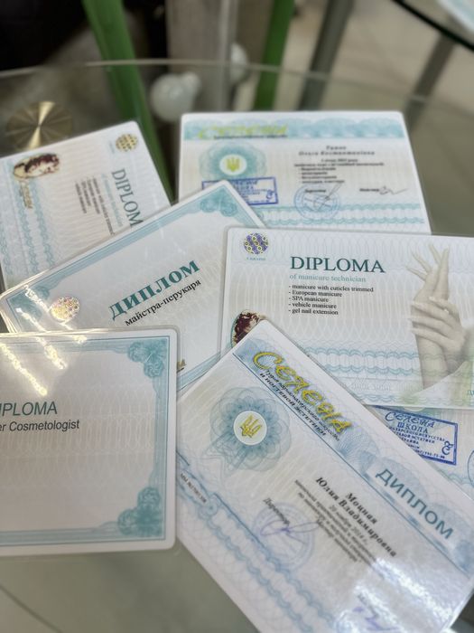 Курси манікюру, нарощування нігтів.