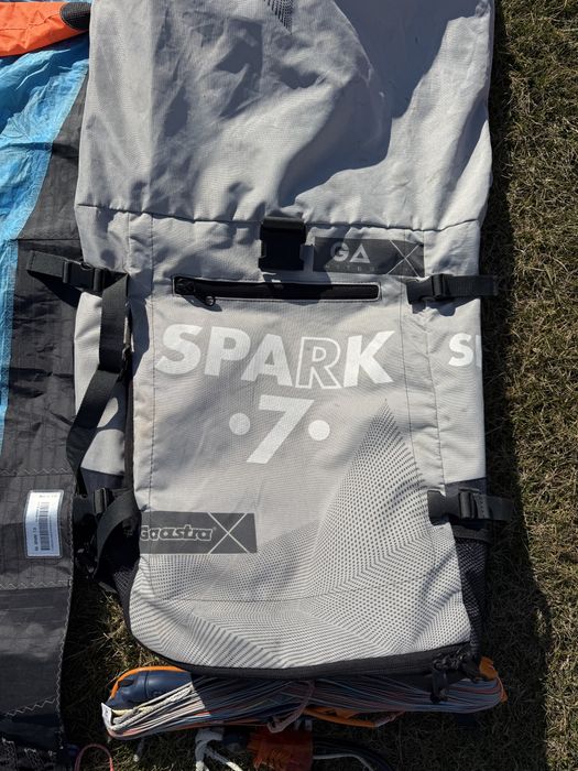 Latawiec kitesurfingowy GA Spark 7 m² + bar + torba