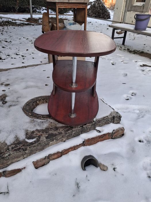 Продам Журнальный Столик в отличном состоянии.