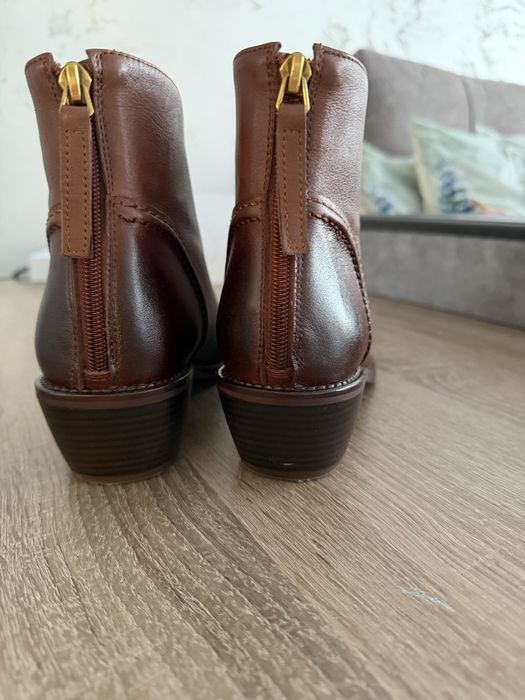 Жіночі ботильйони козаки з натуральної шкіри, розмір 37