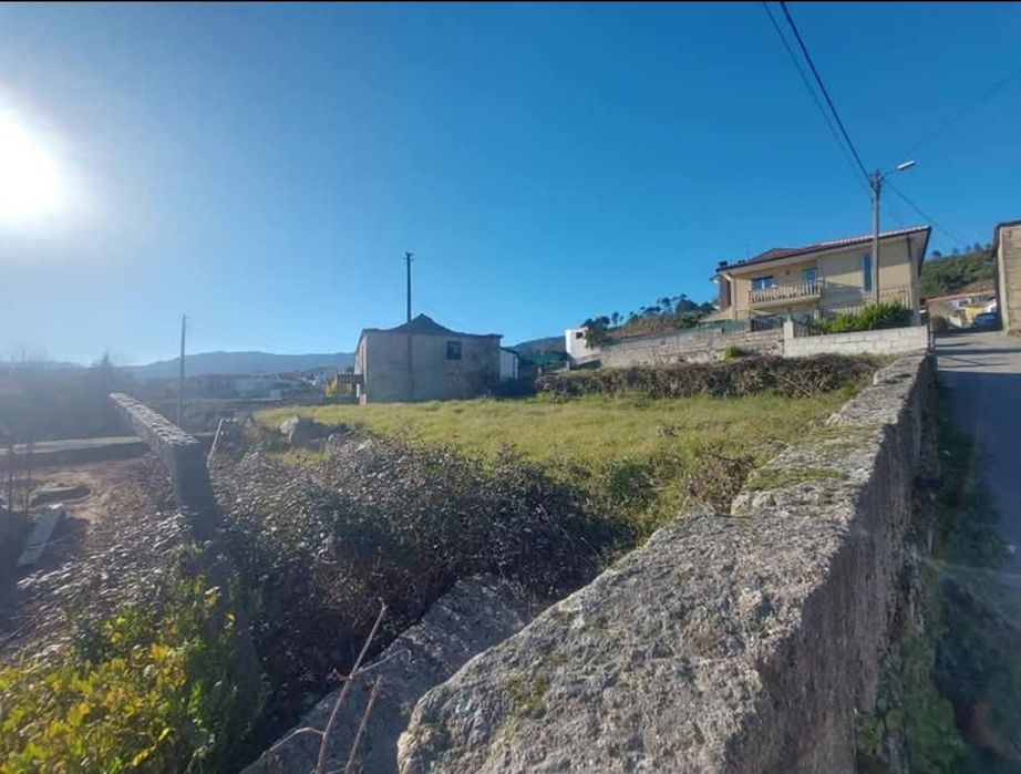 MORADIA EM PEDRA+ TERRENO 620 M² + PROJECTO