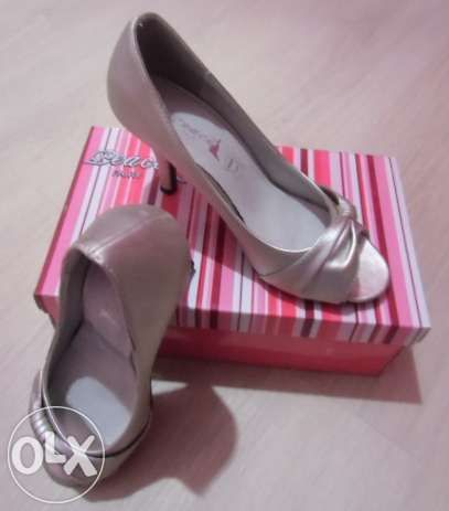 Sapatos Senhora NOVOS