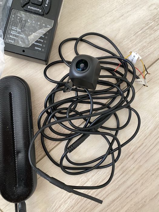 Лот пульти, камери колонки, кабелі, мишки