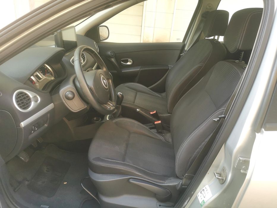 Renault Clio 1.5dci de 2010(Com Auto Rádio Android)