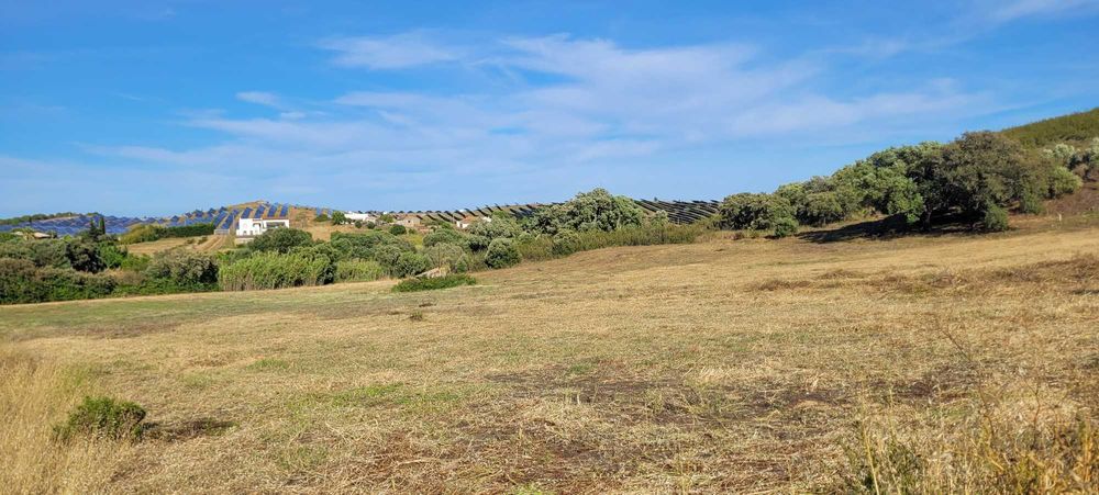 Arrenda-se Terreno/Espaço - Mexilhoeira Grande, Portimão