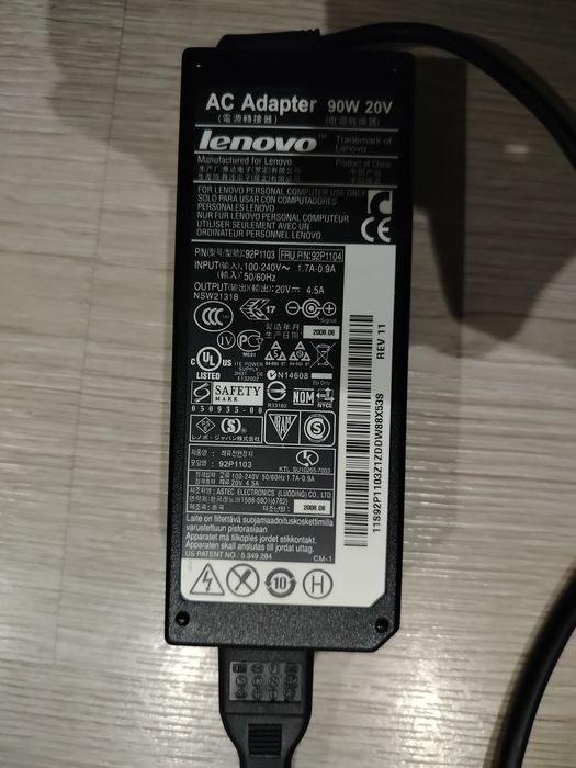 Zasilacz Lenovo 90W 20V  stan bardzo dobry