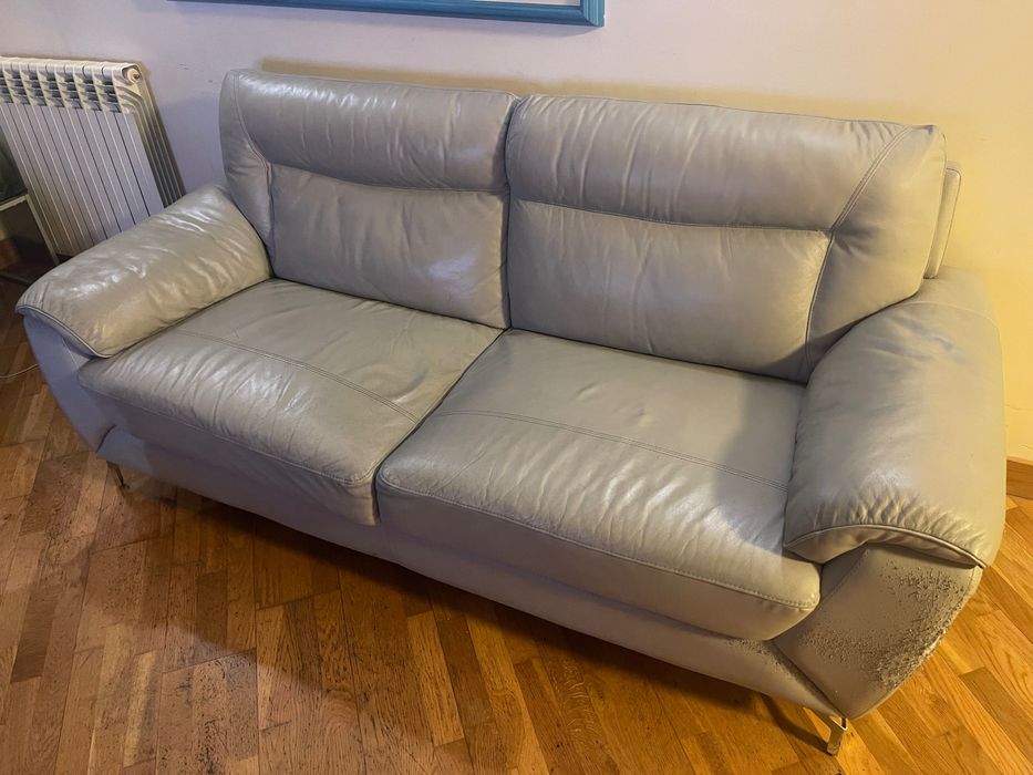 Sofá couro cinzento