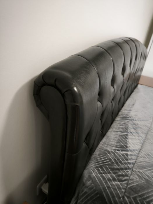 Cama casal como nova com estrado extra