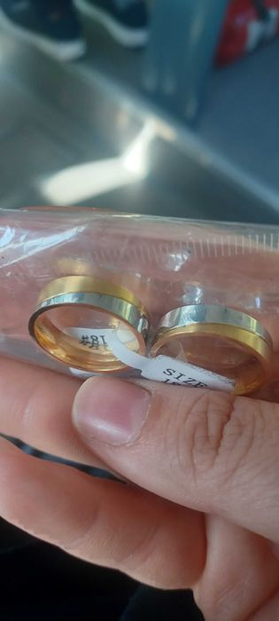 Vendo alianças de compromisso