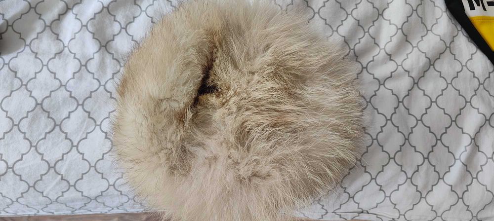 Czapka ozdobna damska